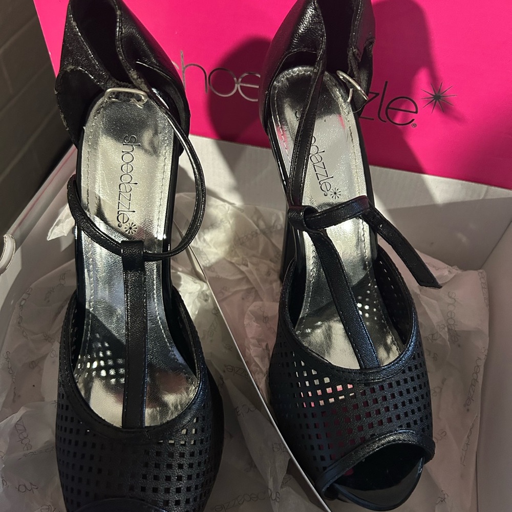 Shoe Dazzle Black Cutout Heels